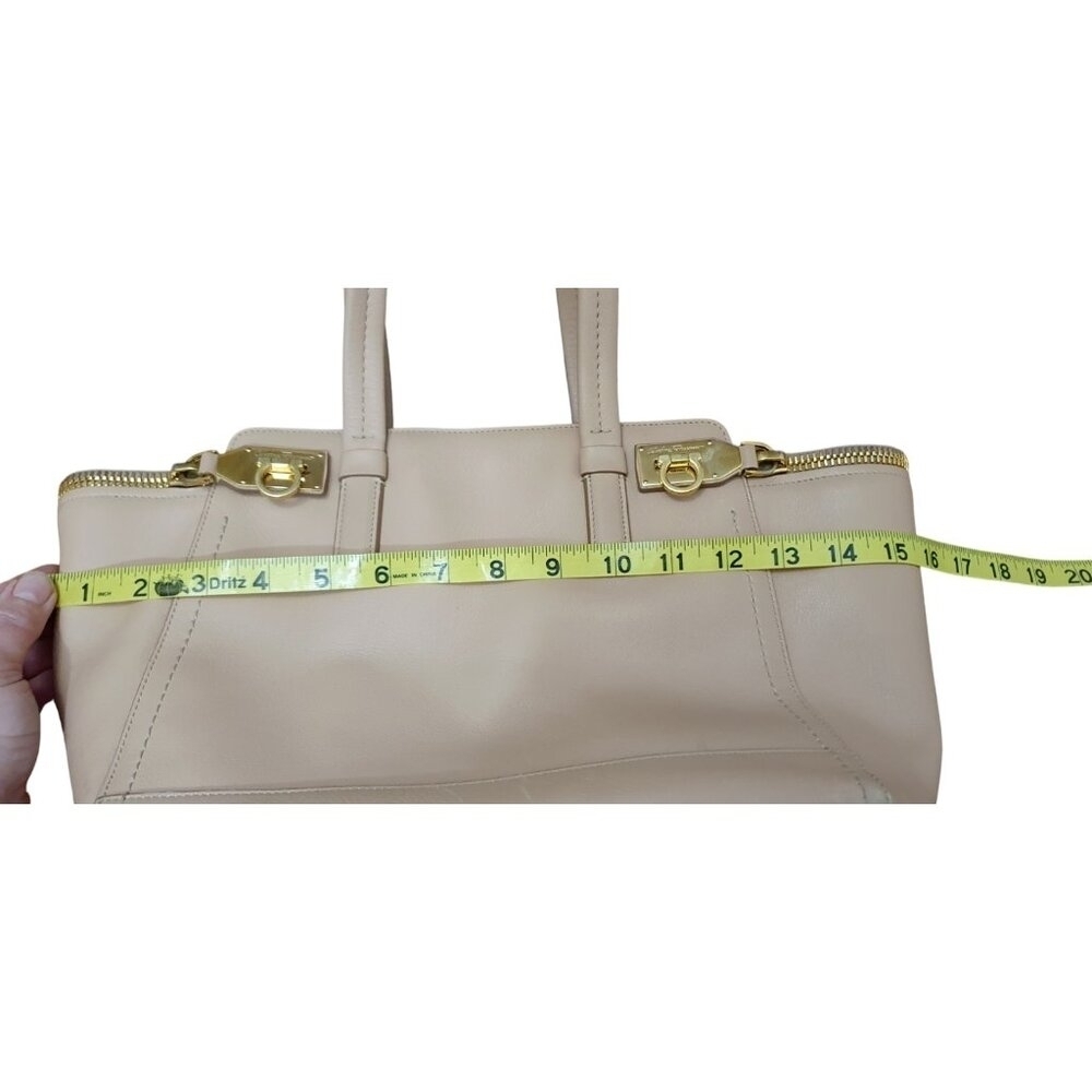 Salvatore Ferragamo Verve Leather BEG  Medium - Picture 14 of 16